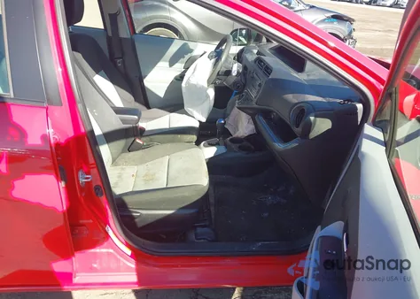 2013 Toyota Prius C Two z USA, uszkodzony, nr VIN JTDKDTB32D1536020